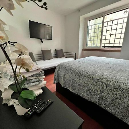 Room In Queluz 11 Minutes From Lisbon Buitenkant foto