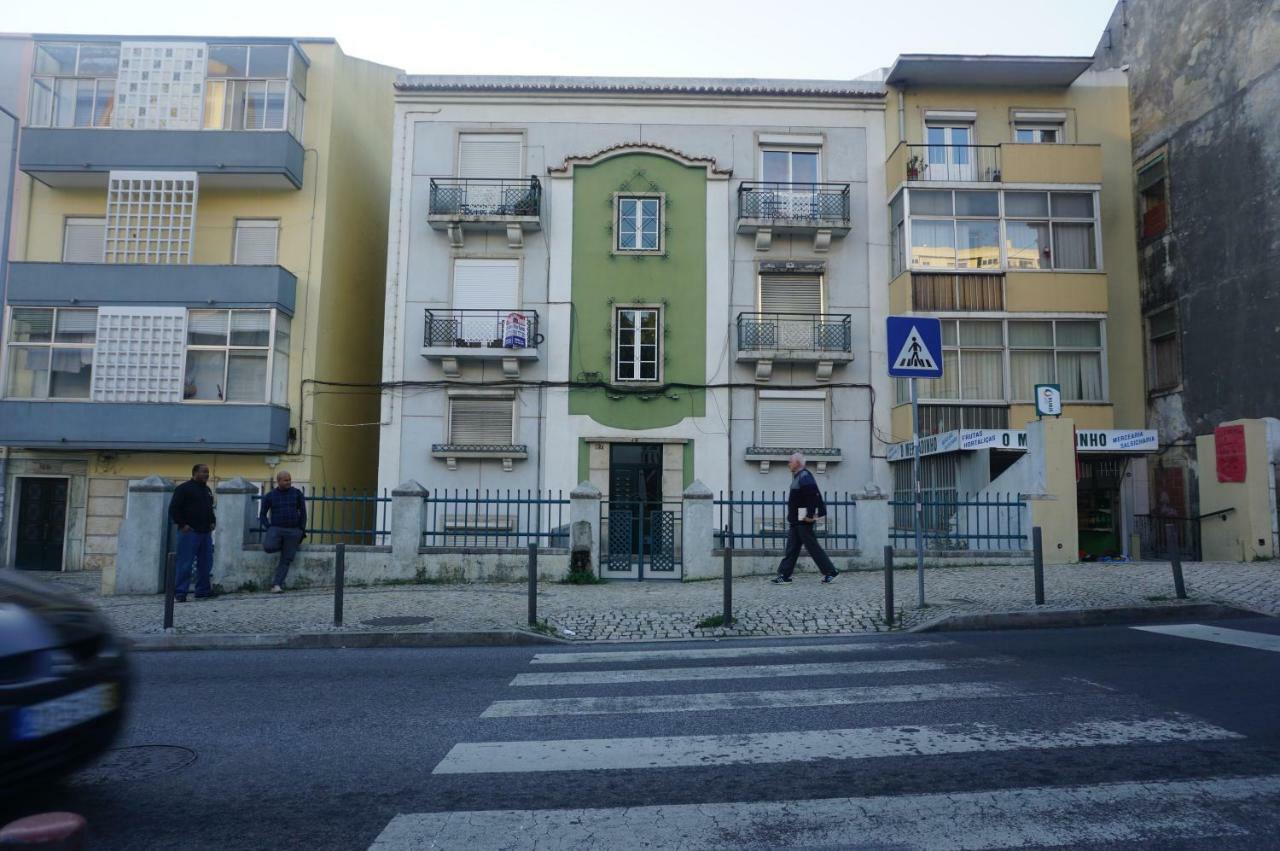 Room In Queluz 11 Minutes From Lisbon Buitenkant foto